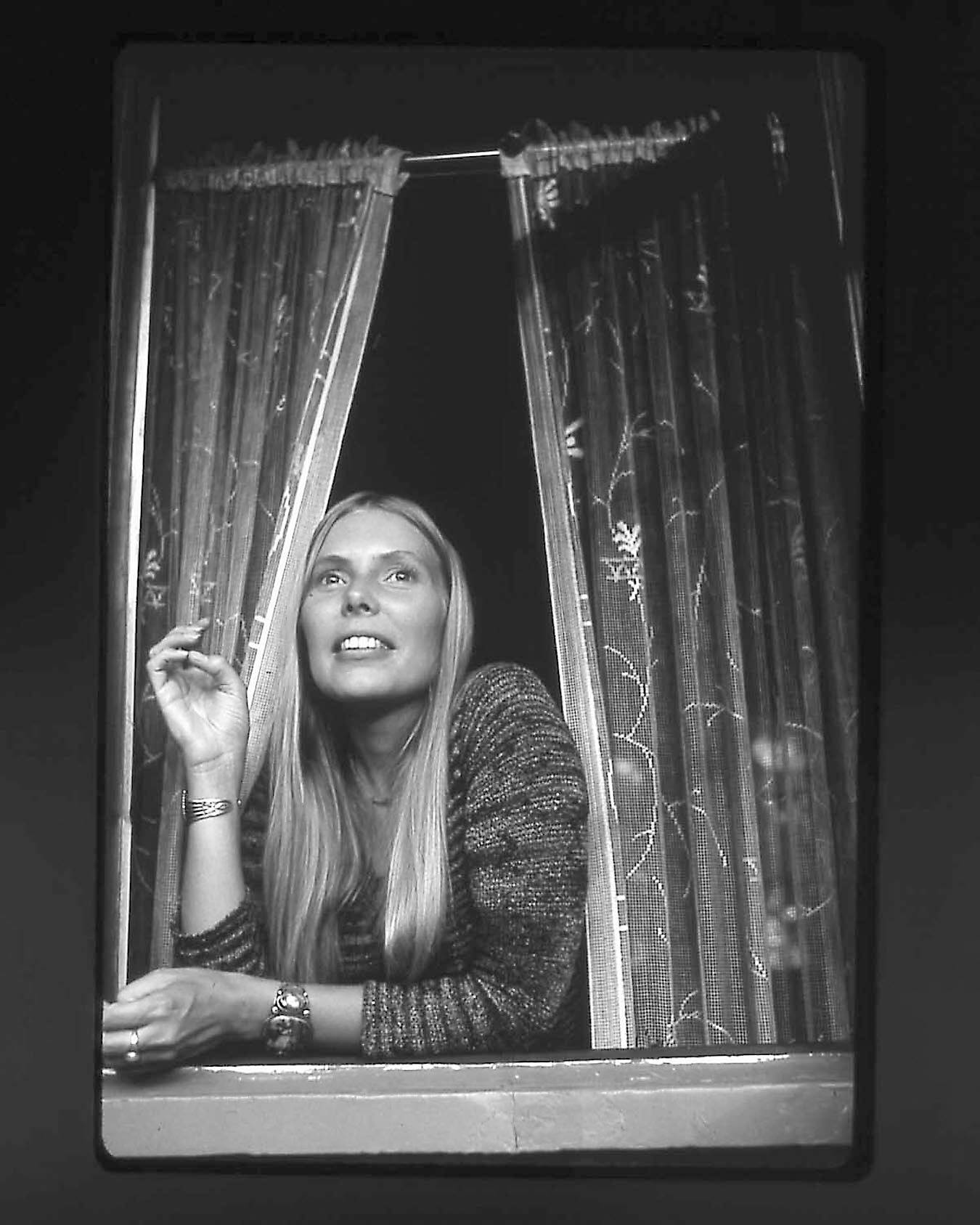 Joni Mitchell At Laurel Canyon Background