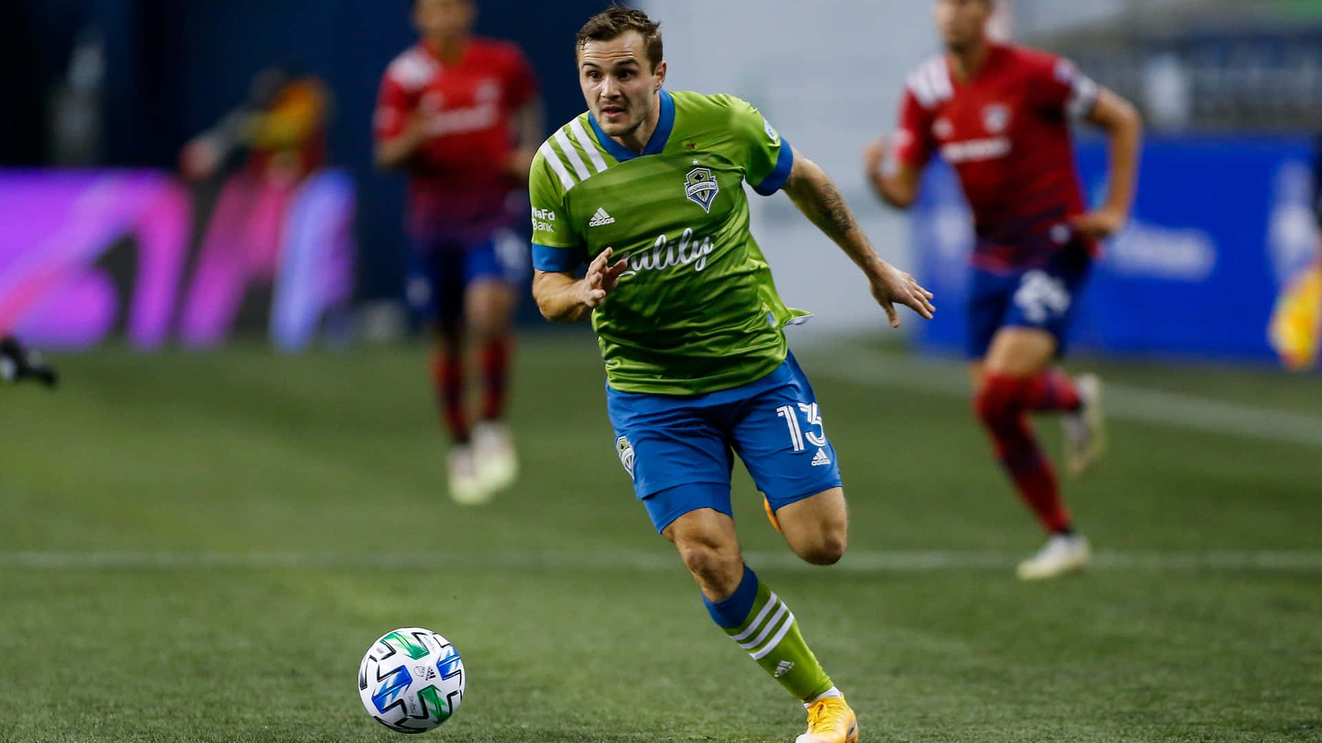 Jordan Morris In Seattle Sounders Versus La Galaxy 2021 Background