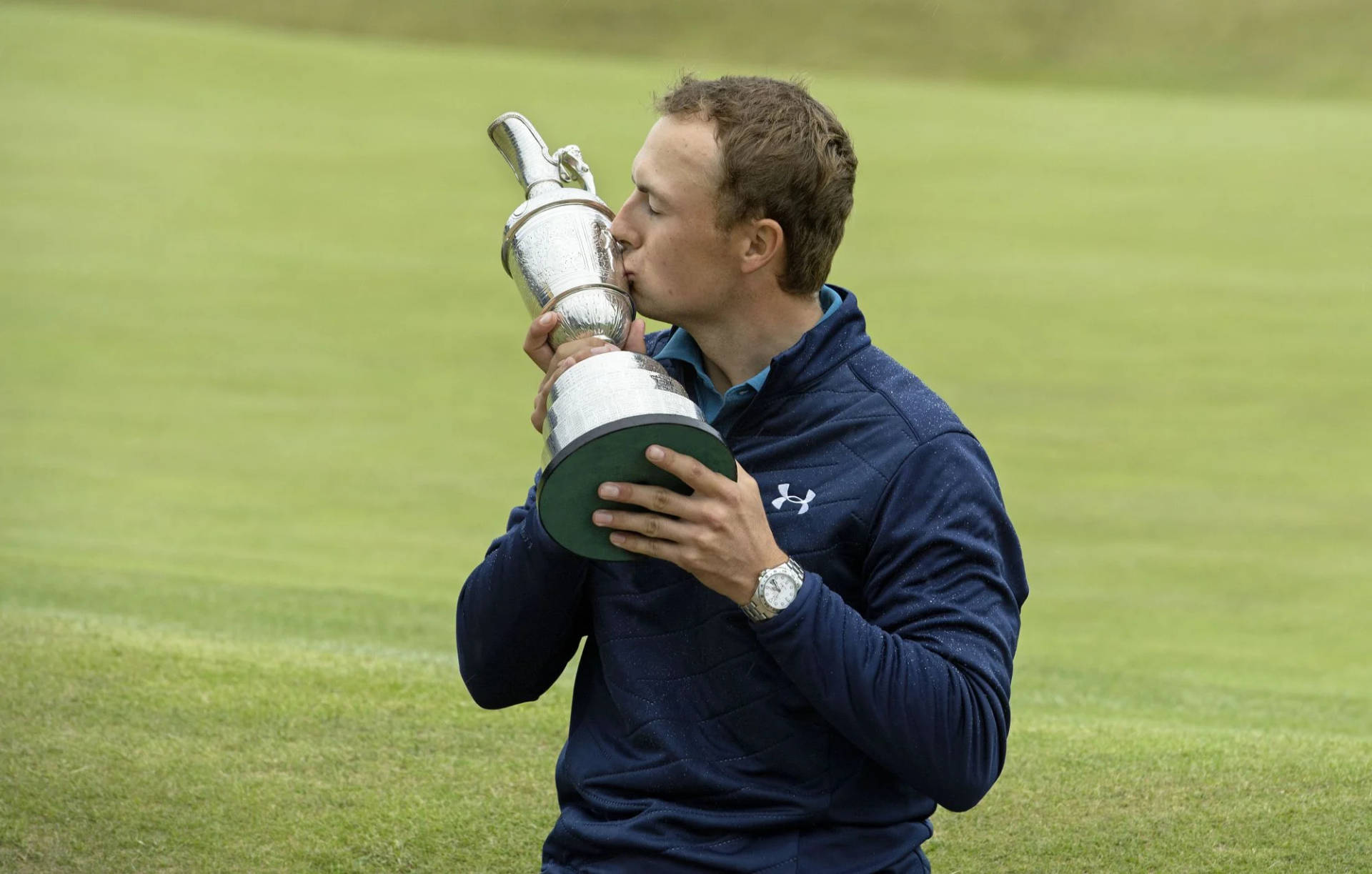 Jordan Spieth Kissing Trophy