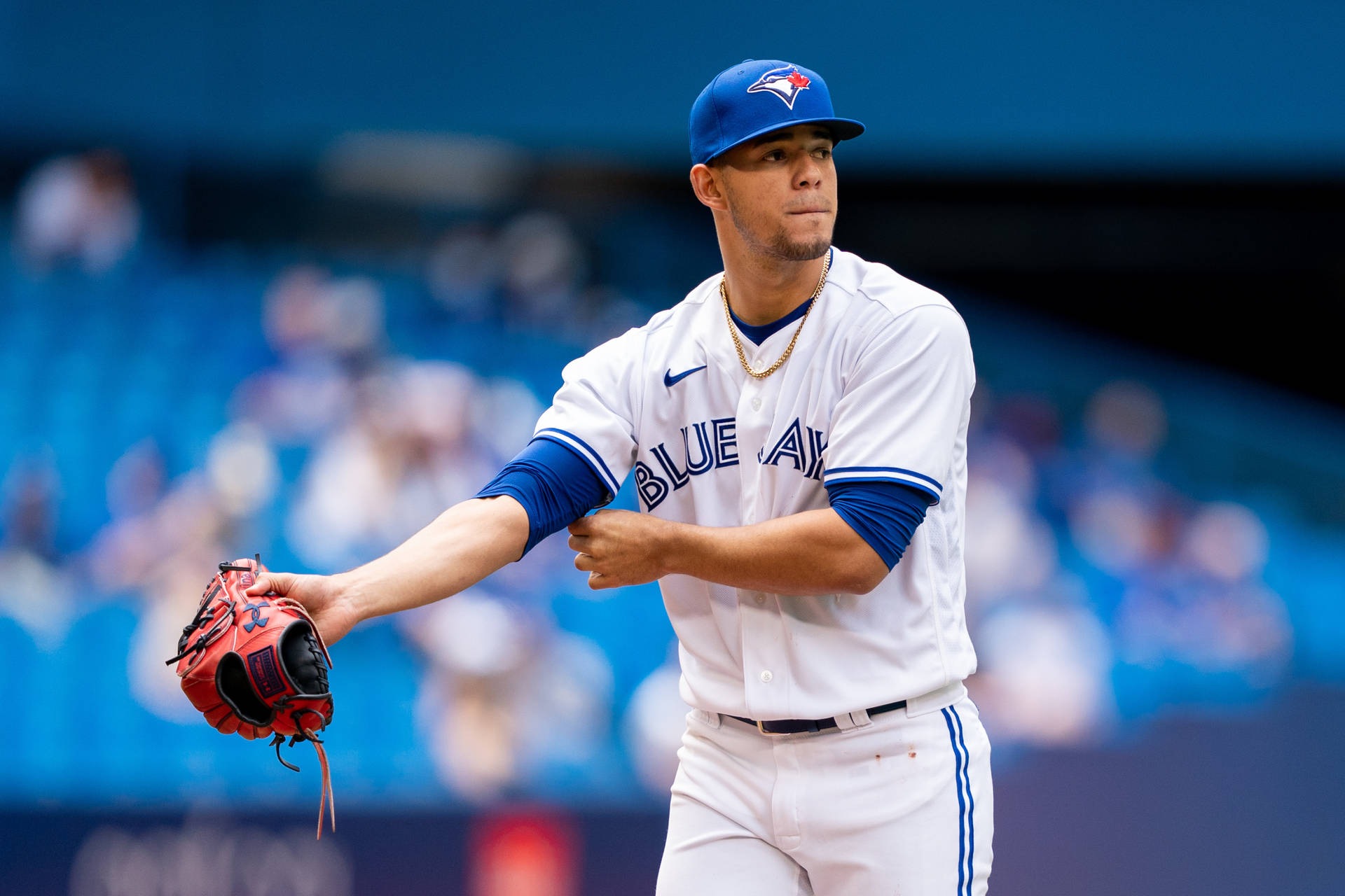 Jose Berrios Adjusting Background