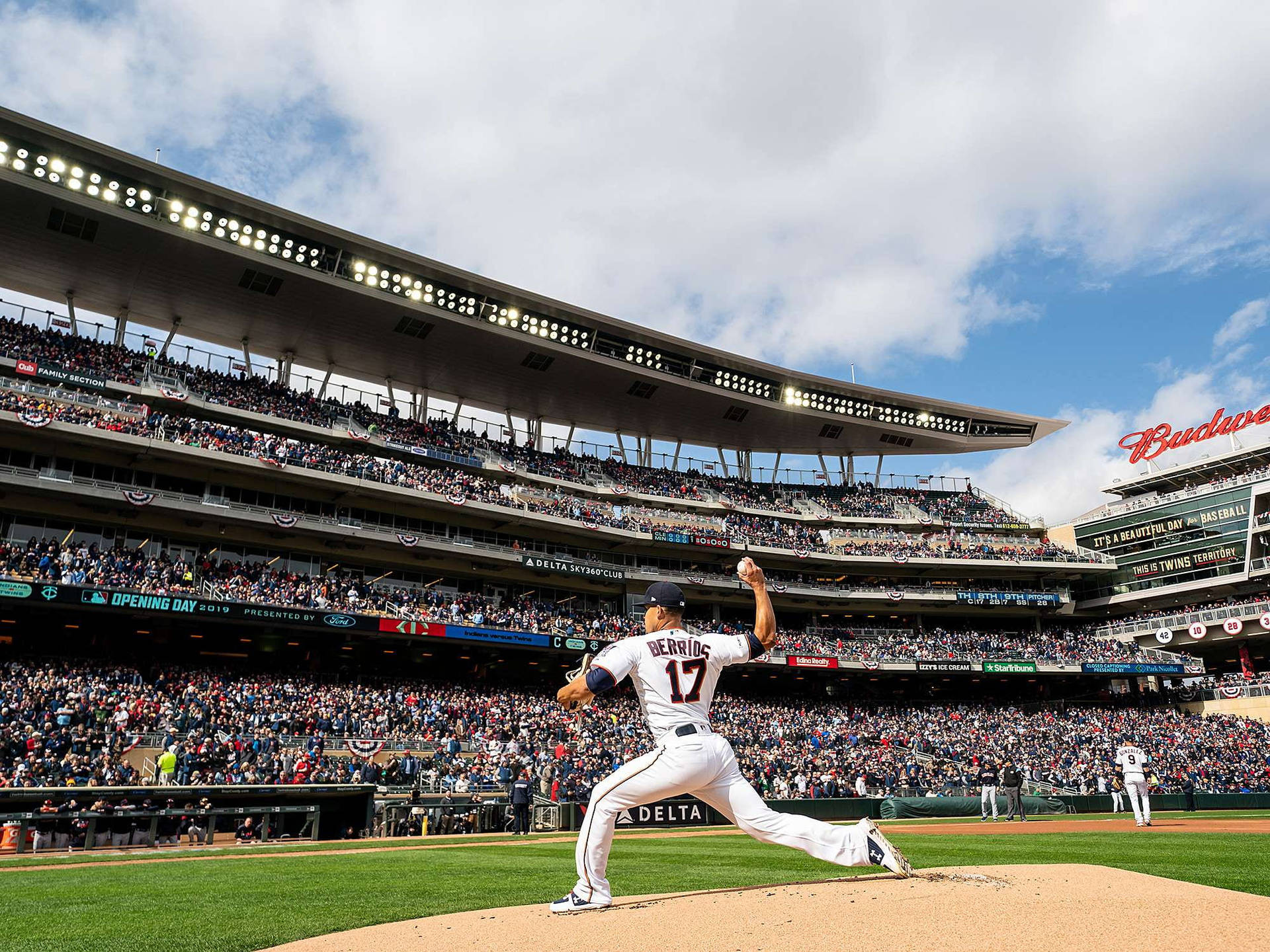 Jose Berrios And Thousands Background