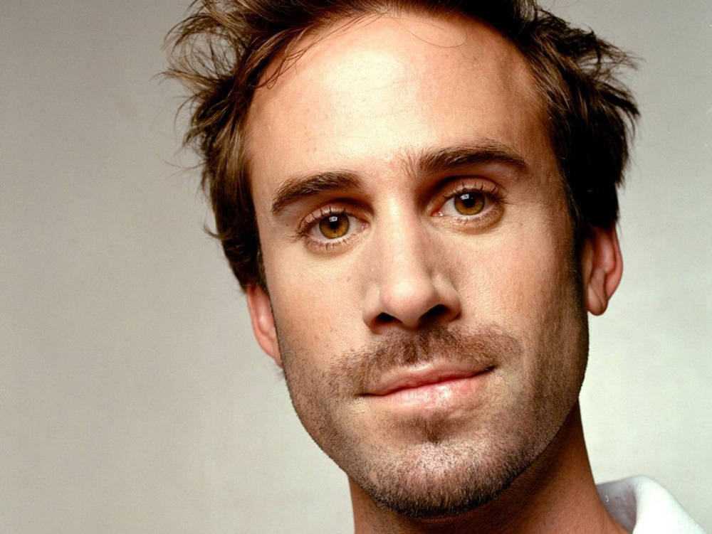 Joseph Fiennes With Messy Hair