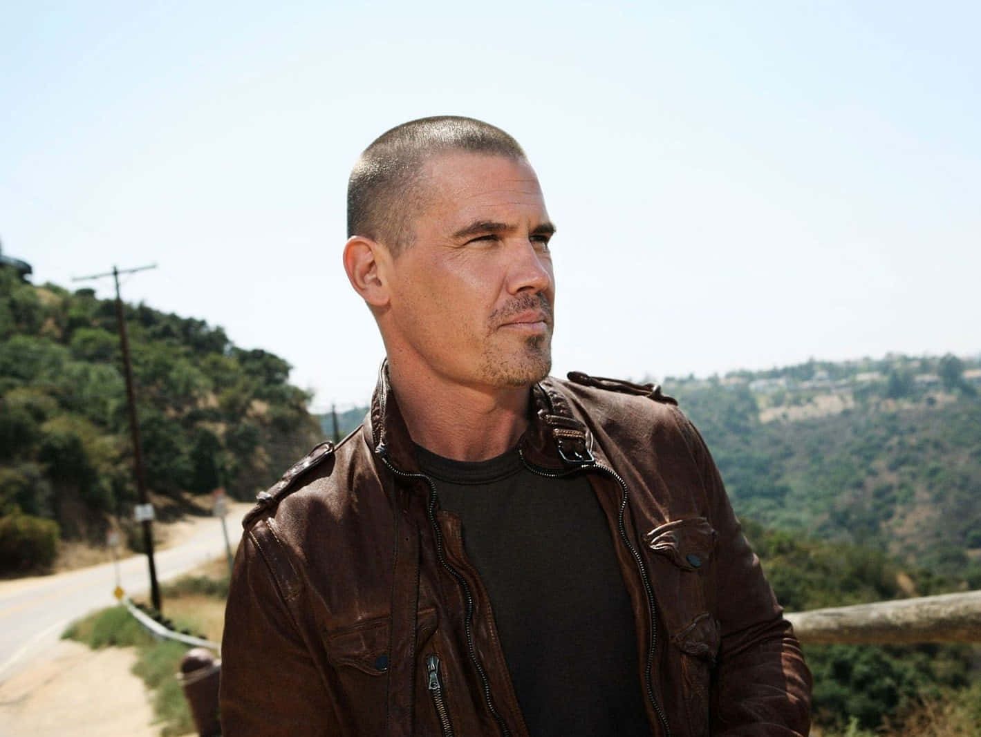 Josh Brolin Looking Cool In His Movies Background