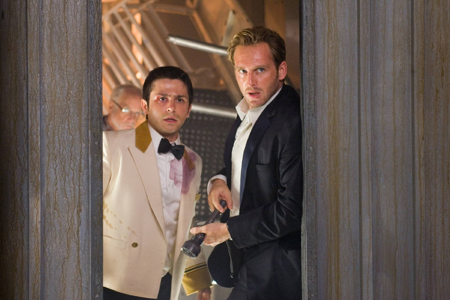 Josh Lucas And Freddy Rodríguez Poseidon 2006 Background