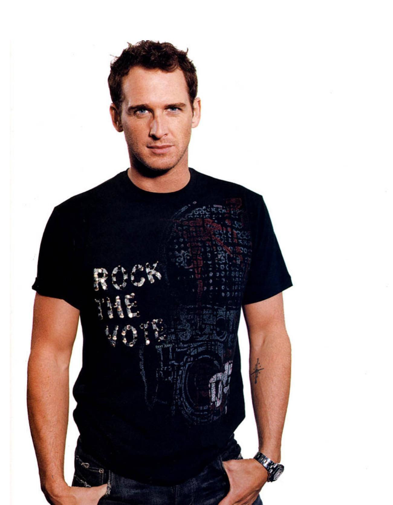 Josh Lucas Dkny Rock The Vote Photoshoot Background