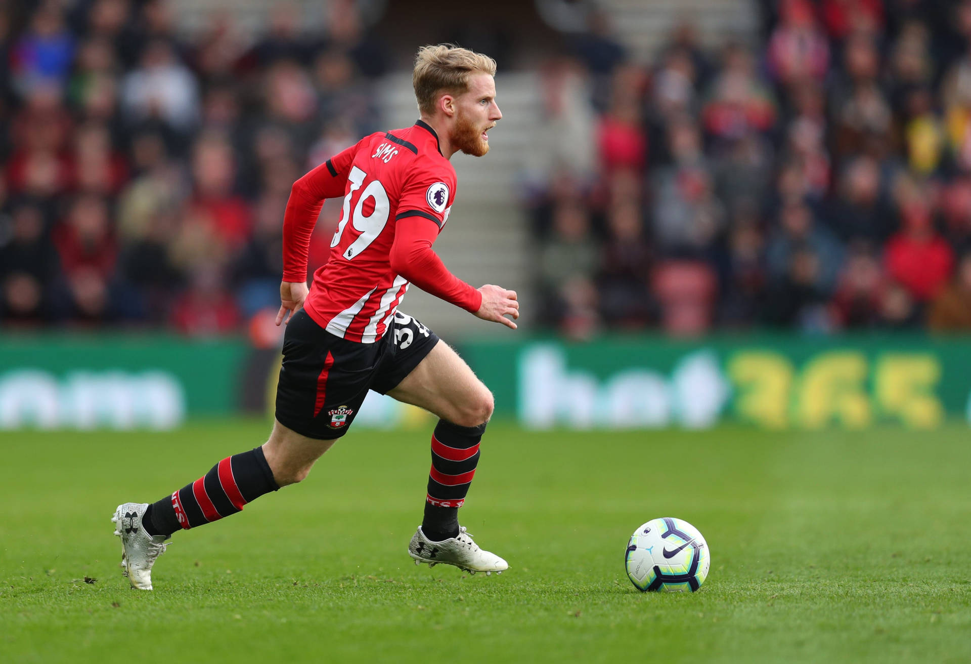 Josh Sims Playing For Southampton Fc Background