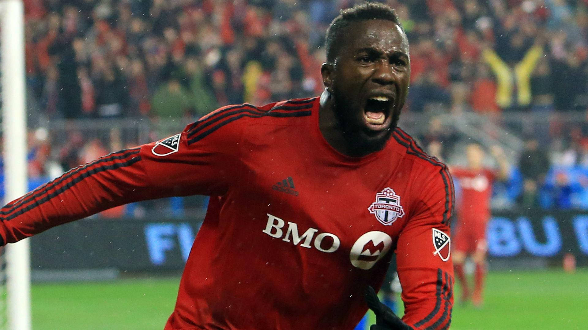 Jozy Altidore Ferocious Scream Background