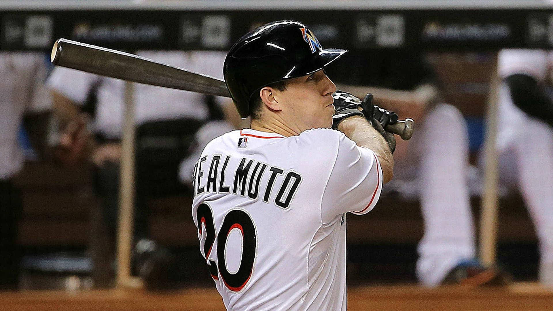 Jt Realmuto Anticipating The Ball Background