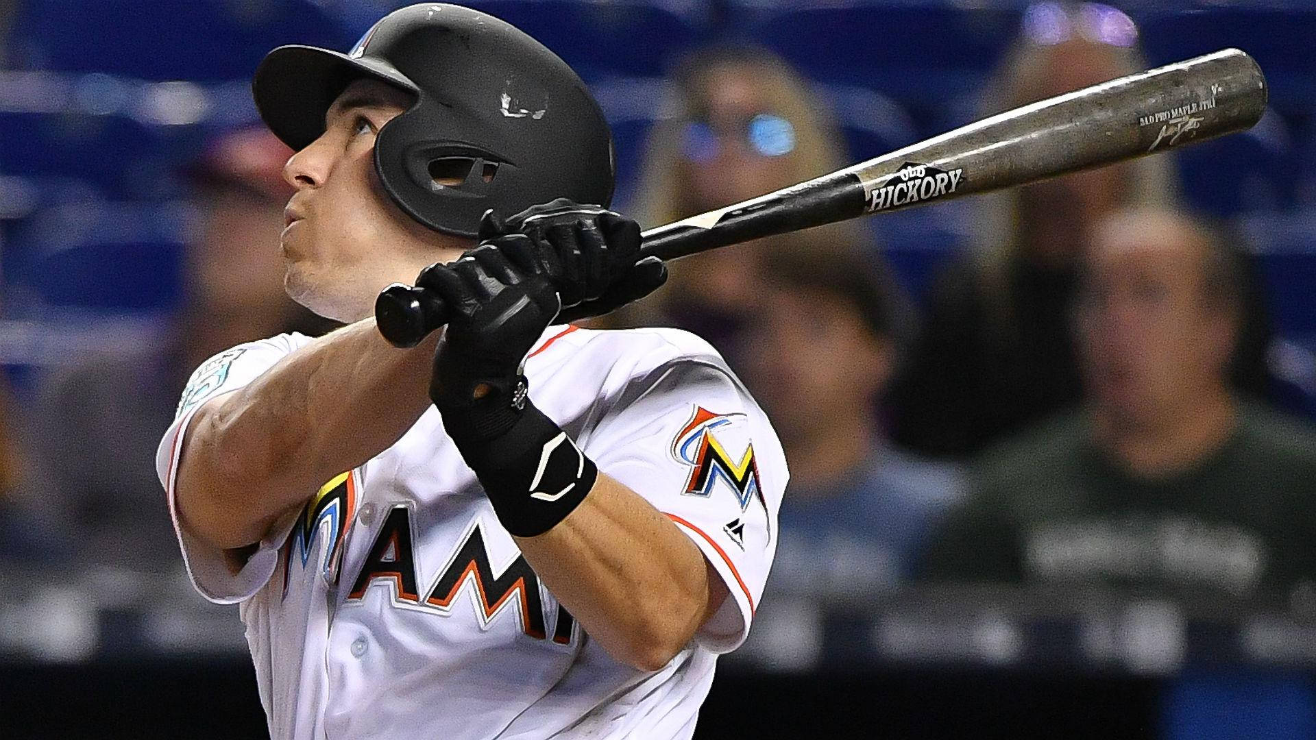 Jt Realmuto Bat Over Shoulder Background