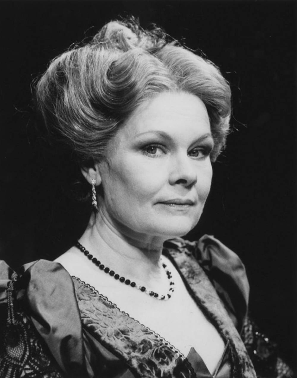 Judy Dench Lovely Black And White Background