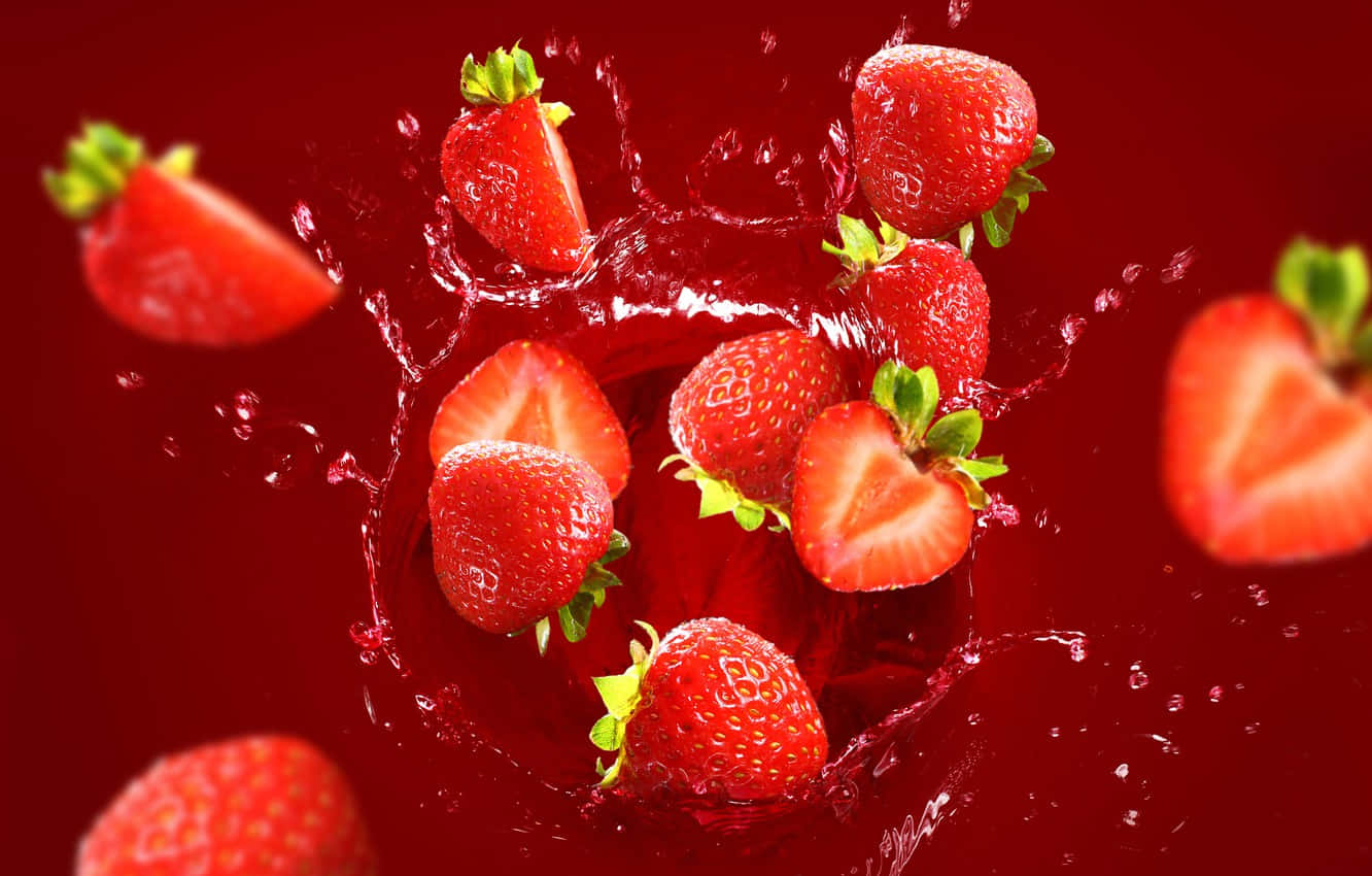 Juice With Slices Of Strawberries Background