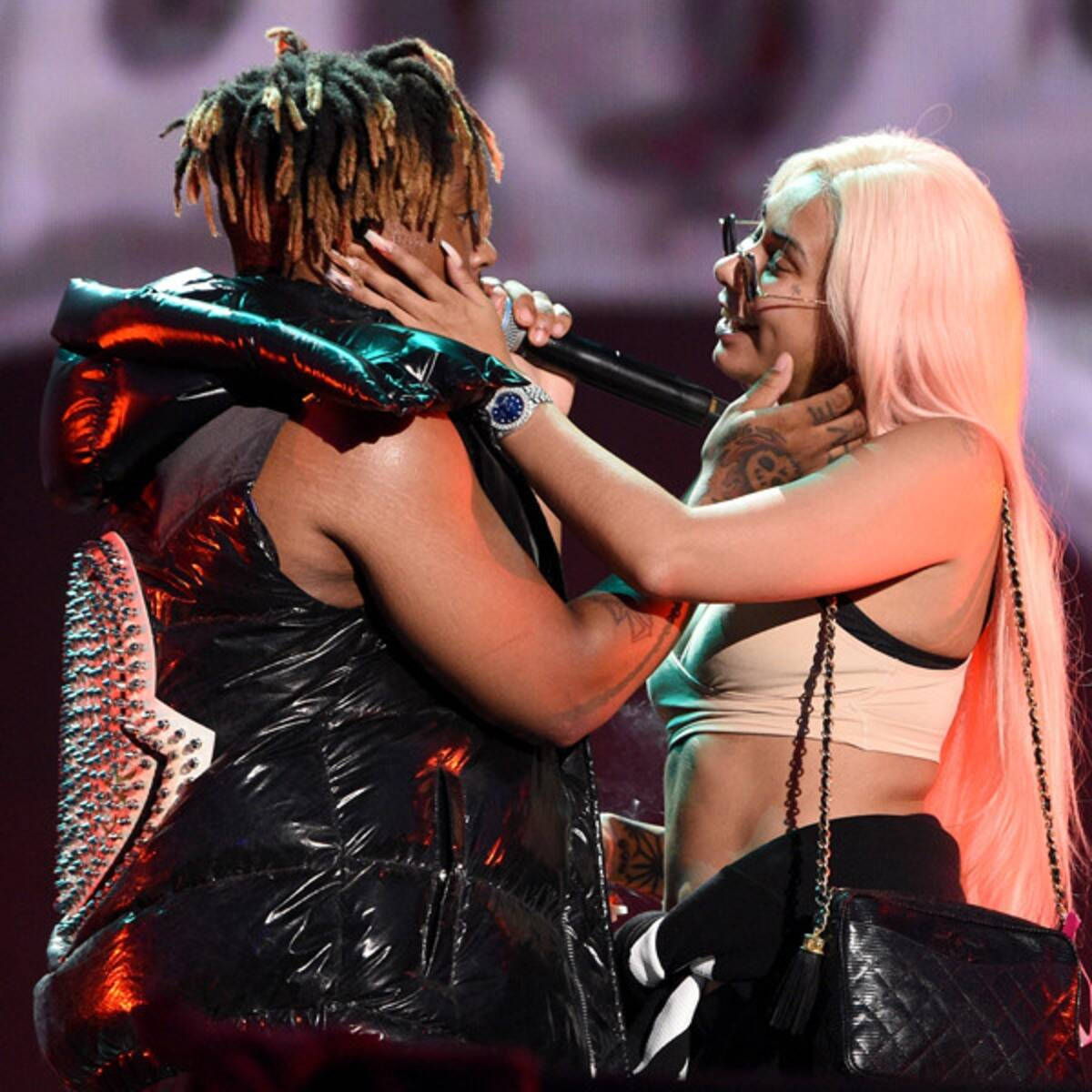 Juice Wrld And Ally Face Touch Background