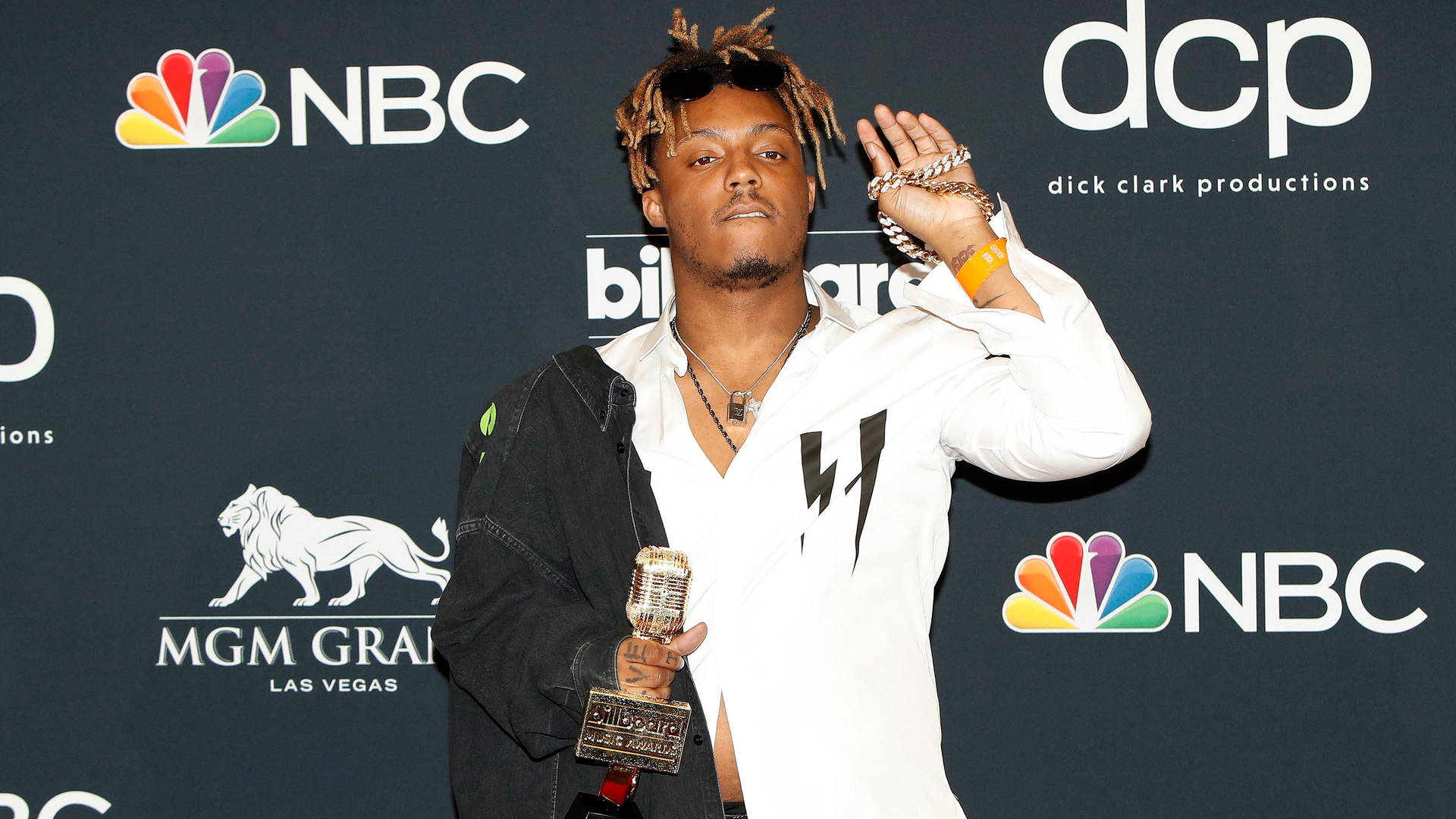 Juice Wrld Award Event Pose