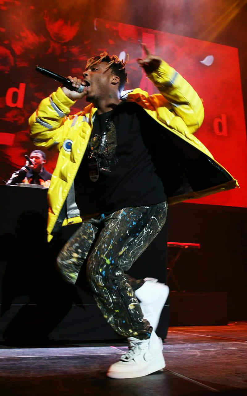 Juice Wrld Breaks It Down At His Last Concert Background