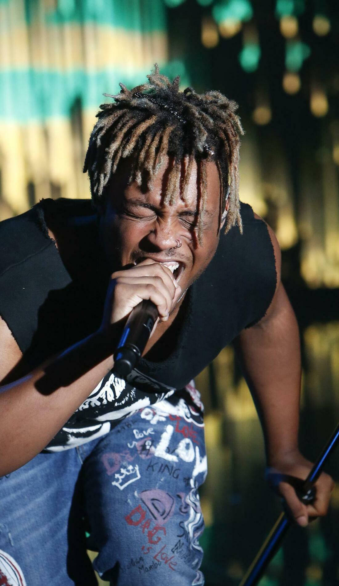 Juice_ Wrld_ Performing_ Live.jpg Background