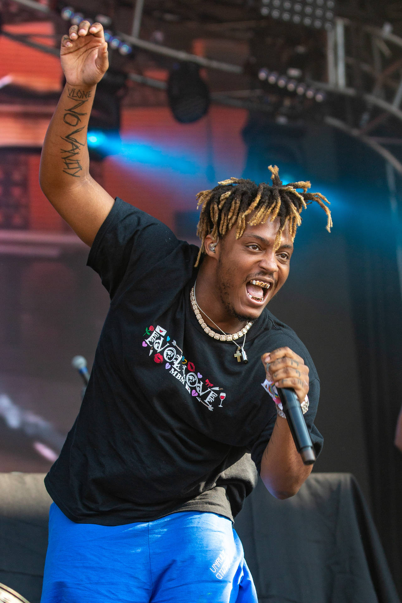 Juice_ Wrld_ Performing_ Live.jpg Background