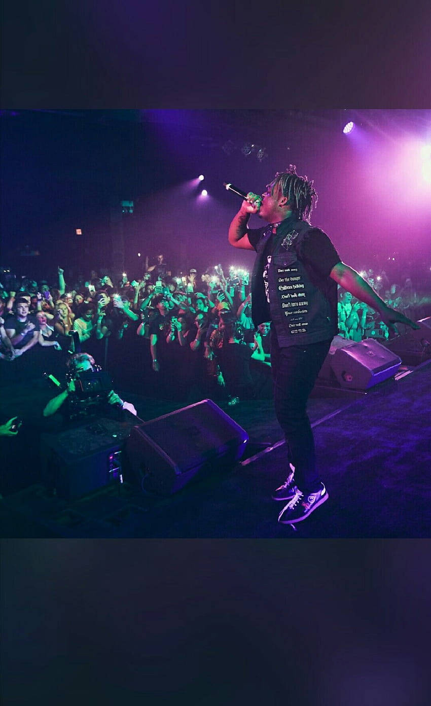 Juice Wrld Performing Phone Background