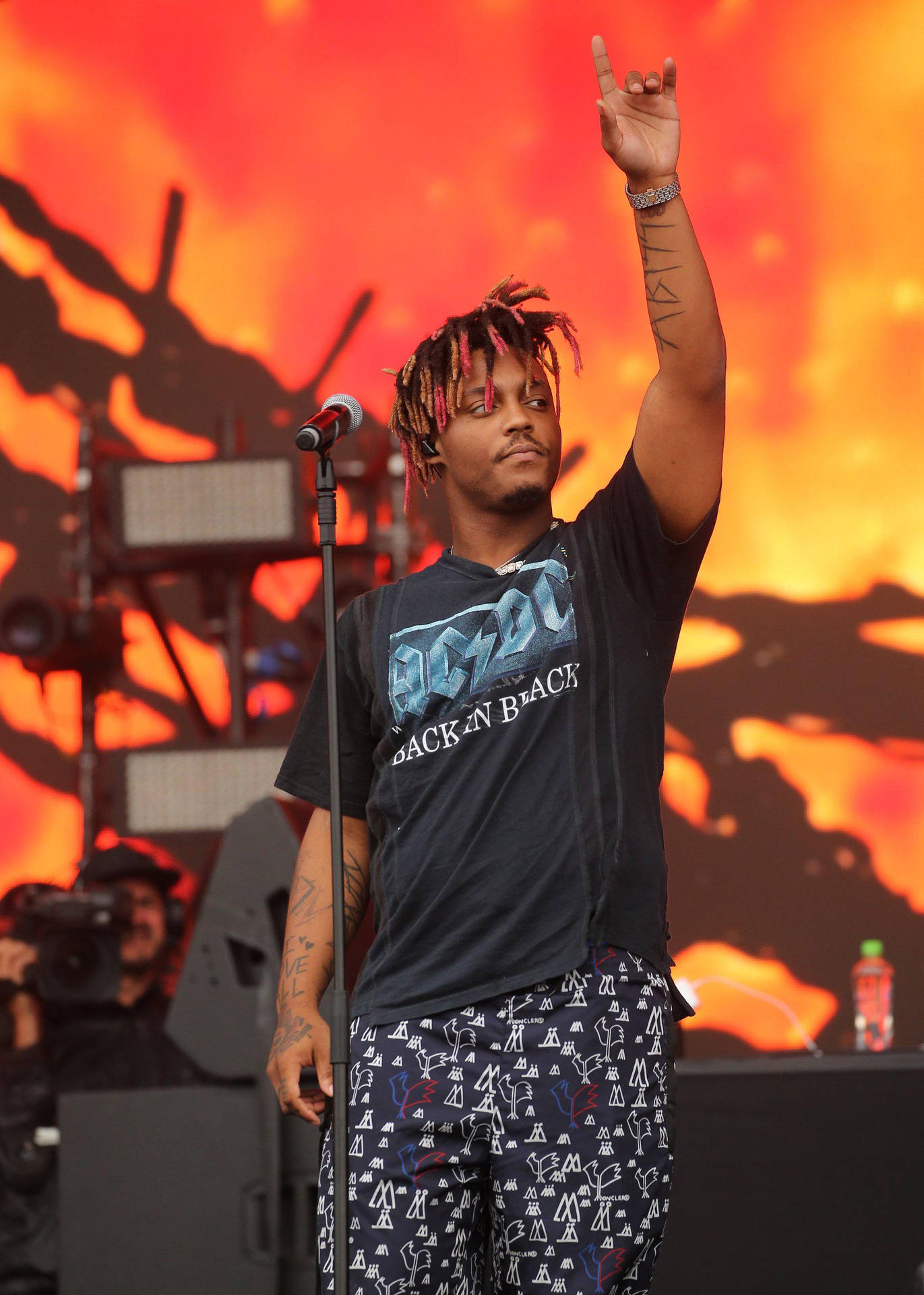 Juice Wrld Pointing Up For Phone Background