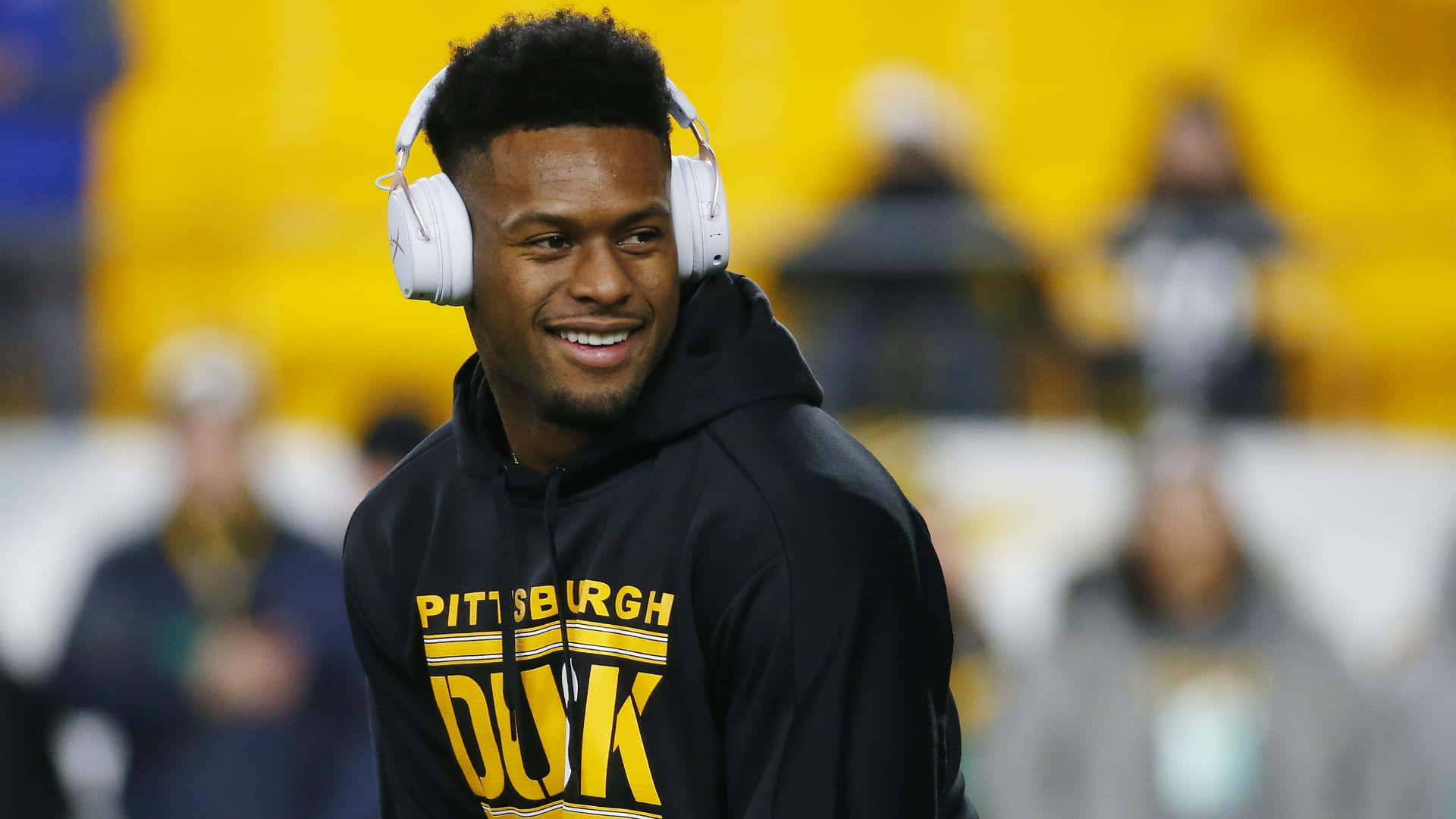 Juju Smith Schuster Of The Pittsburgh Steelers Background
