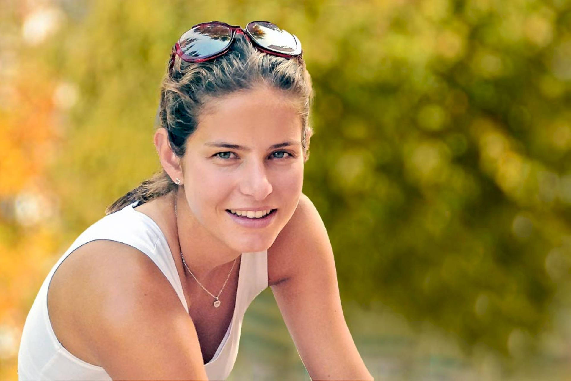 Julia Goerges Close-up Background