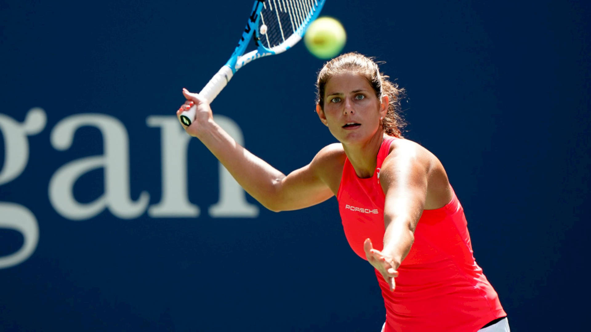 Julia Goerges Skillfully Waiting To Return The Incoming Tennis Ball