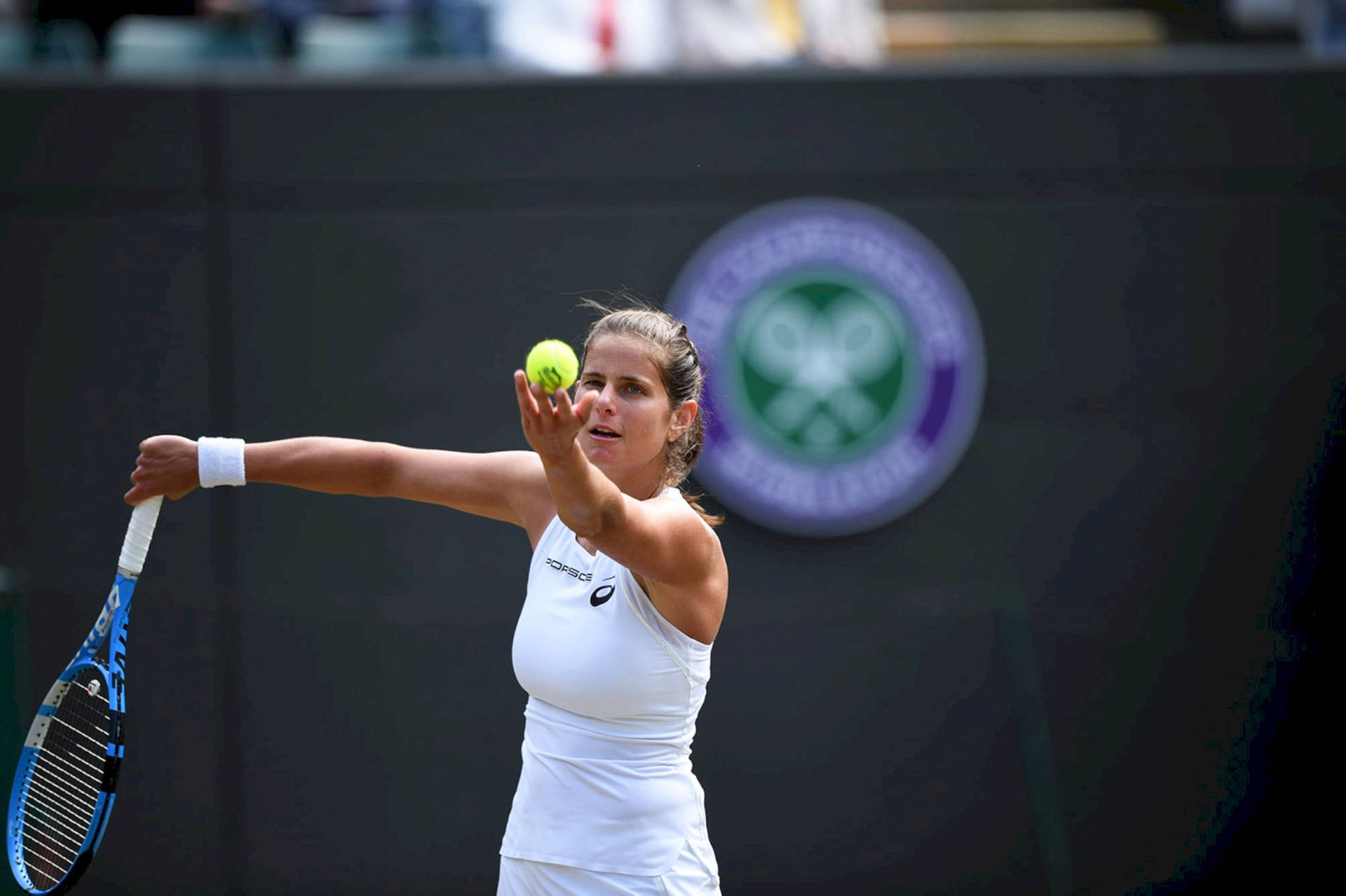 Julia Goerges Tennis Serve Background