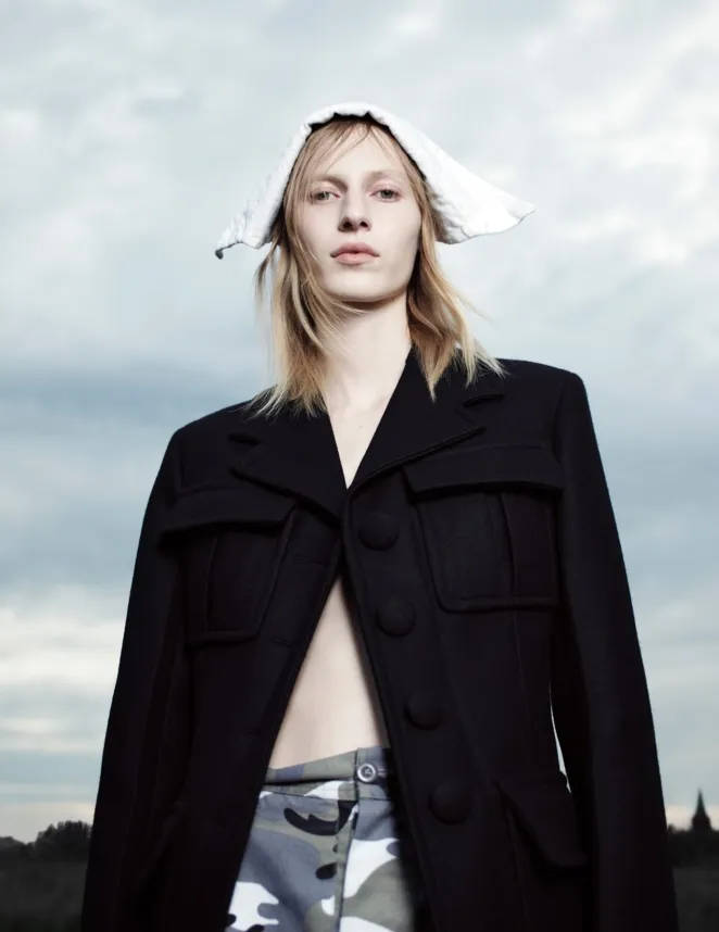 Julia Nobis Australian Model Background