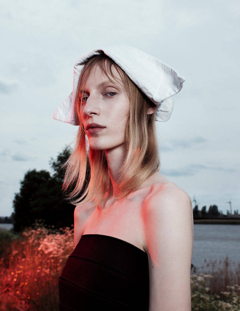 Julia Nobis Portrait Background