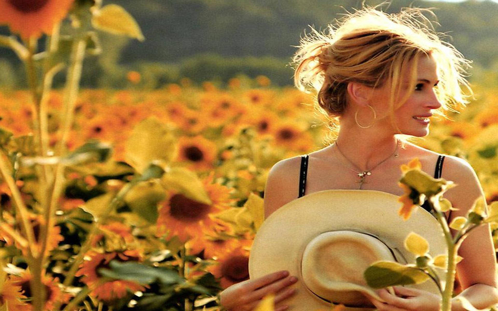 Julia Roberts With Sunflowers Background