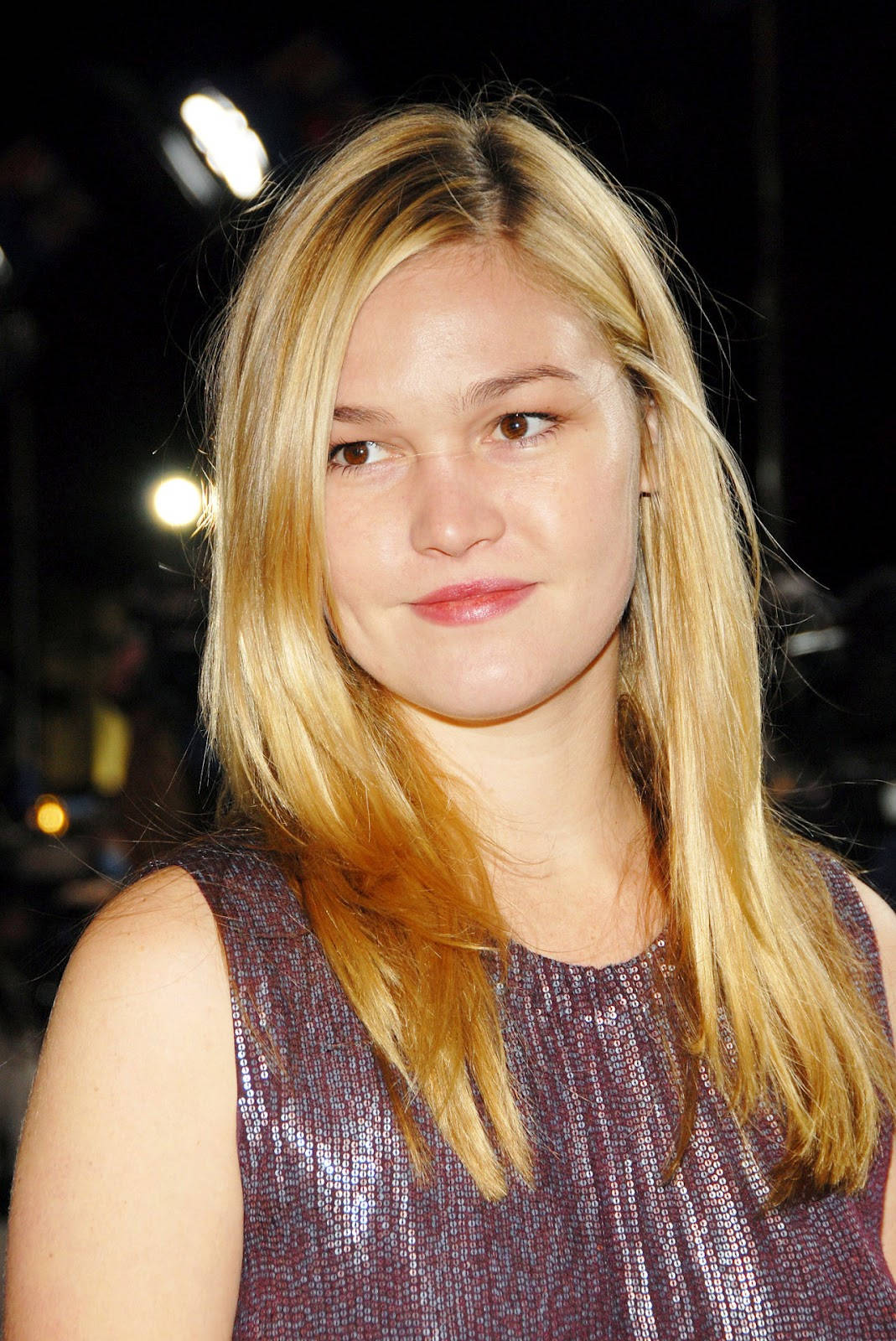 Julia Stiles Photo Celebrity Blonde Background