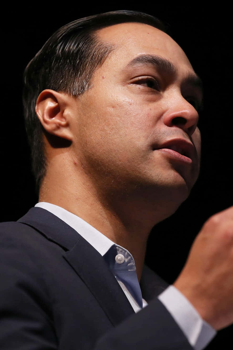 Julian Castro - Close-up Side Profile Background