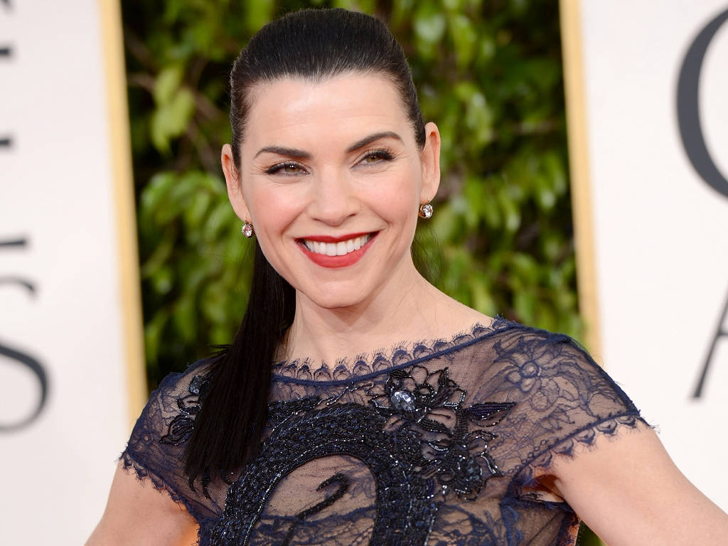 Julianna Margulies In Embroidered Tulle Dress Background