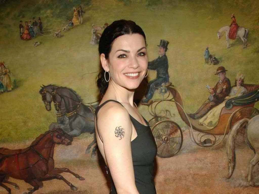 Julianna Margulies Tattoo In Her Shoulder Background