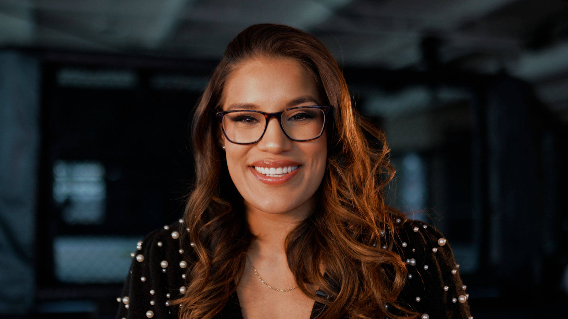 Julianna Peña With Makeup And Eyeglasses Background