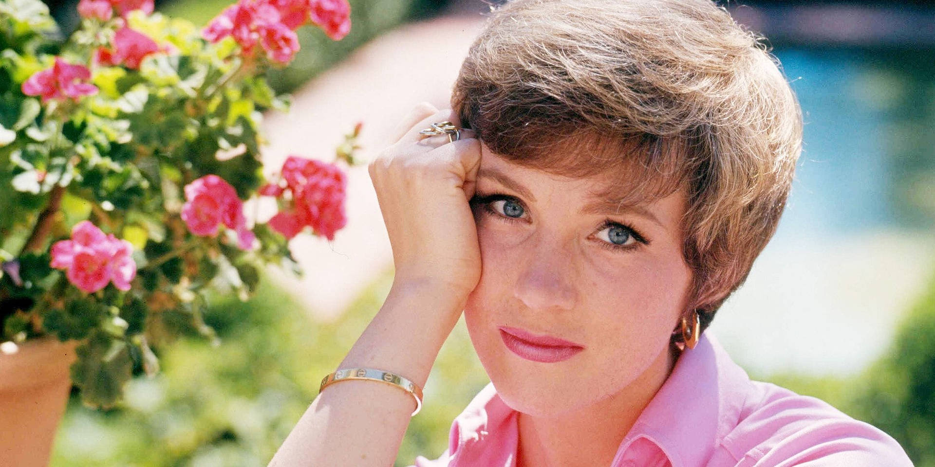 Julie Andrews Focus Shot Background