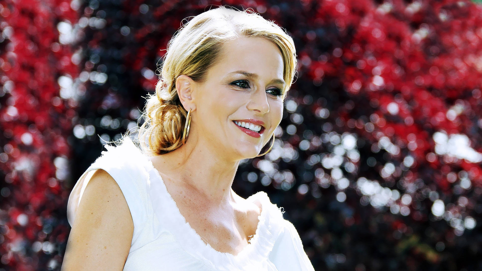 Julie Benz On A Bokeh Background Background