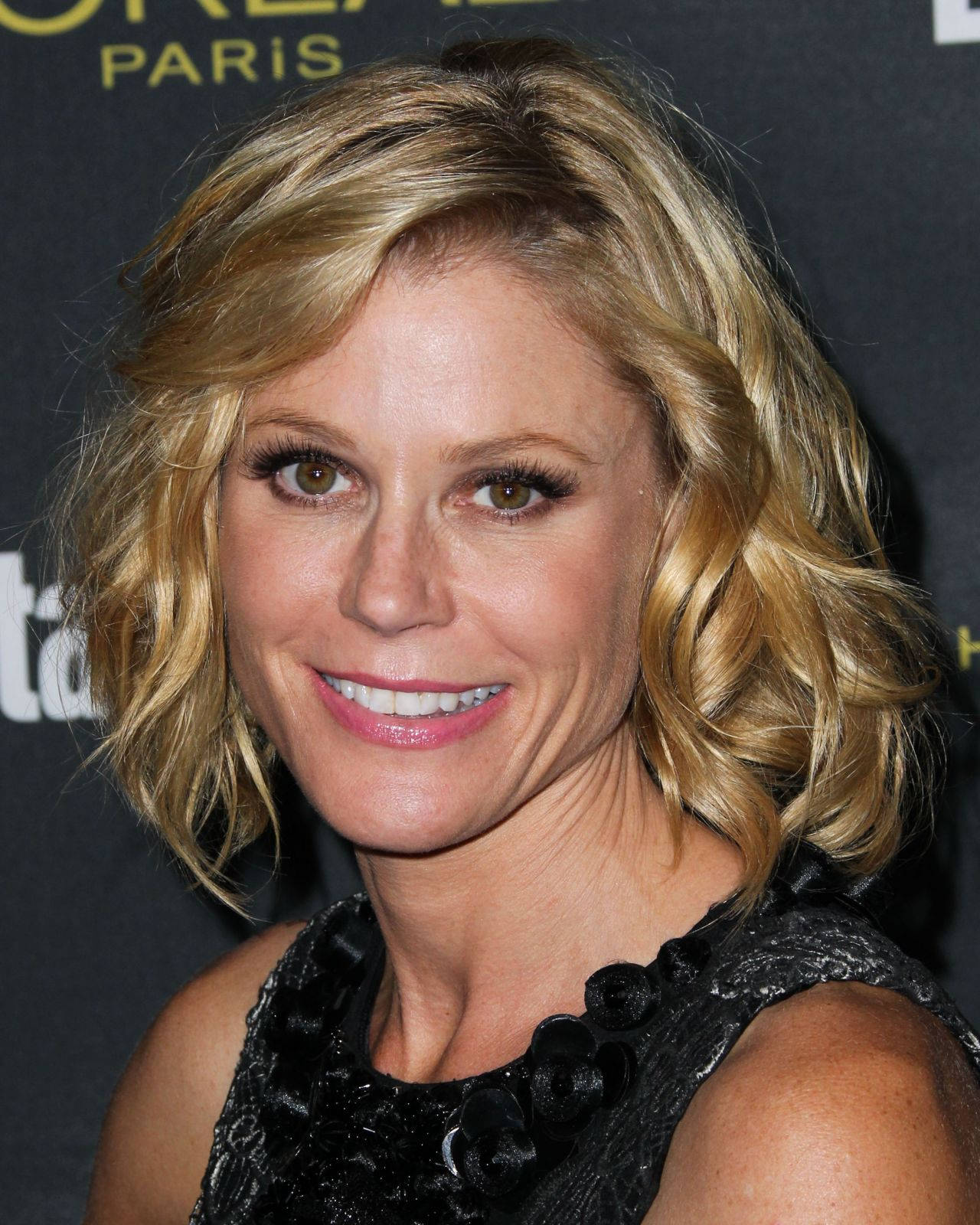 Julie Bowen Blonde Actress Background