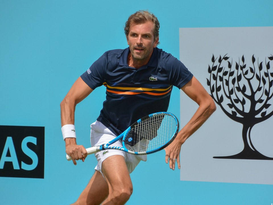 Julien Benneteau Chasing The Ball