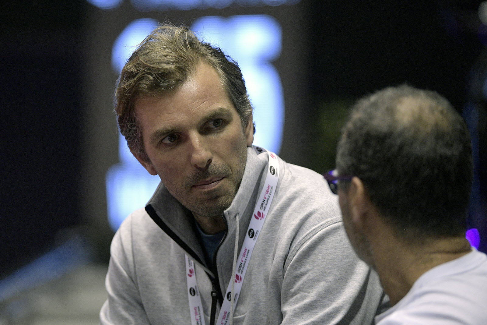 Julien Benneteau Listening To Someone Background