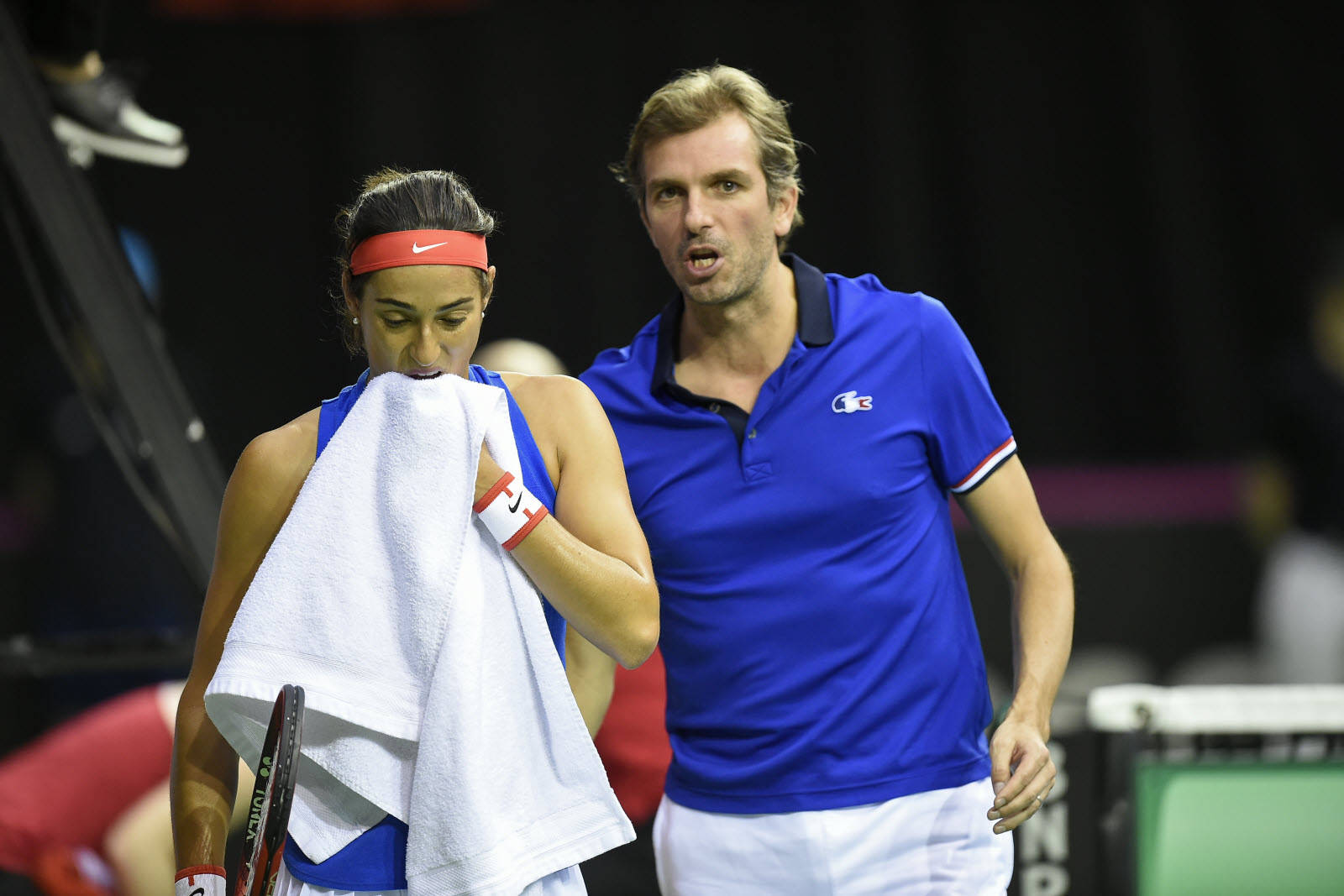 Julien Benneteau With Female Tennis Player Background