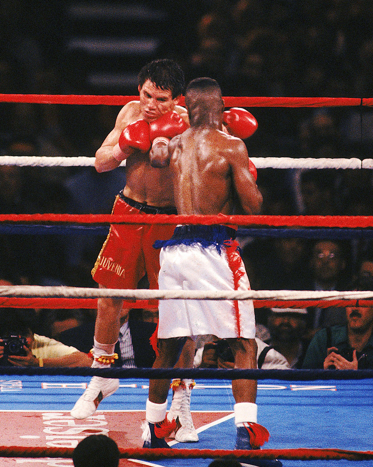 Julio Cesar Chavez Fighting Meldrick Taylor Background