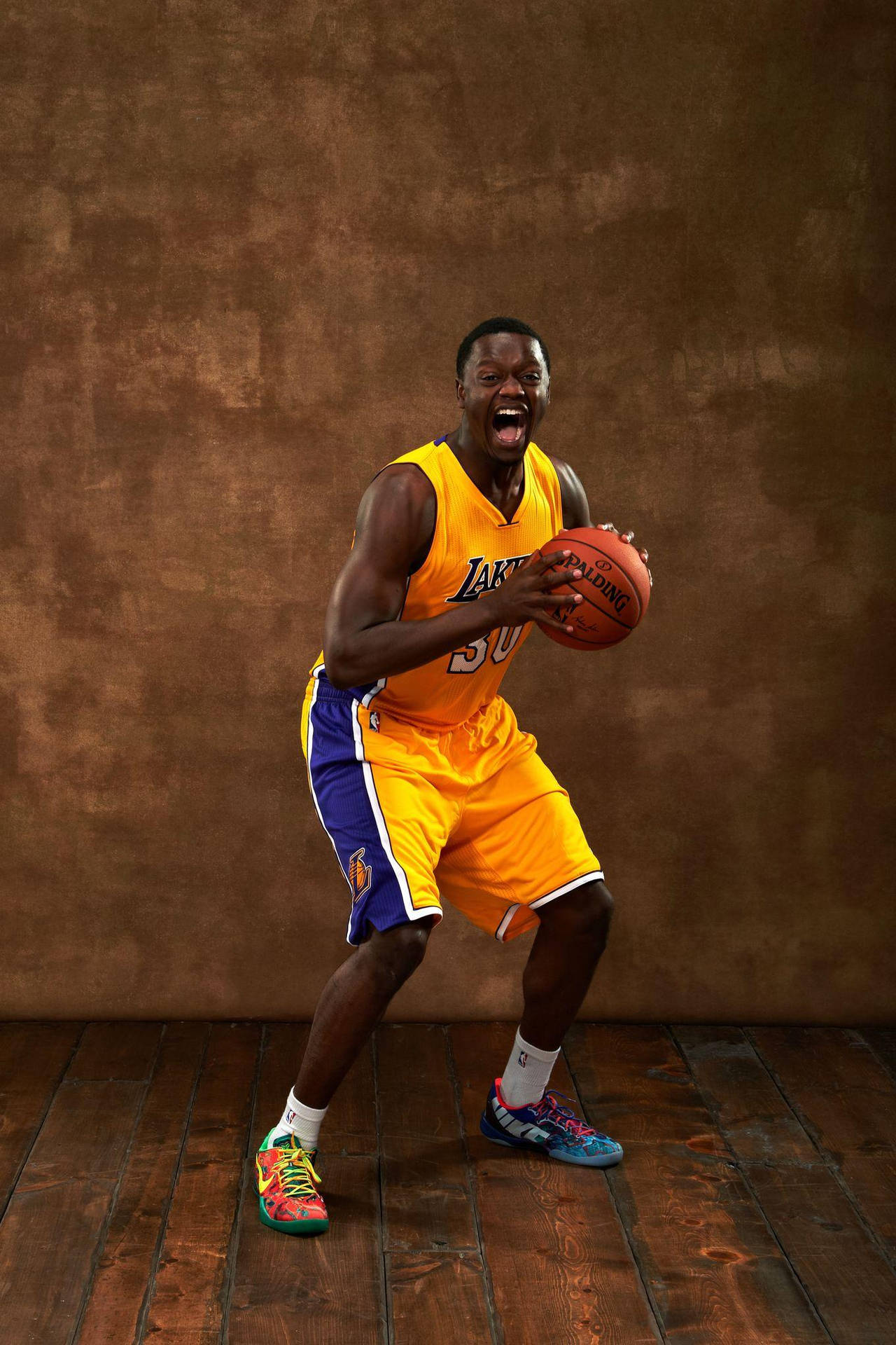 Julius Randle Photoshoot Home Uniform