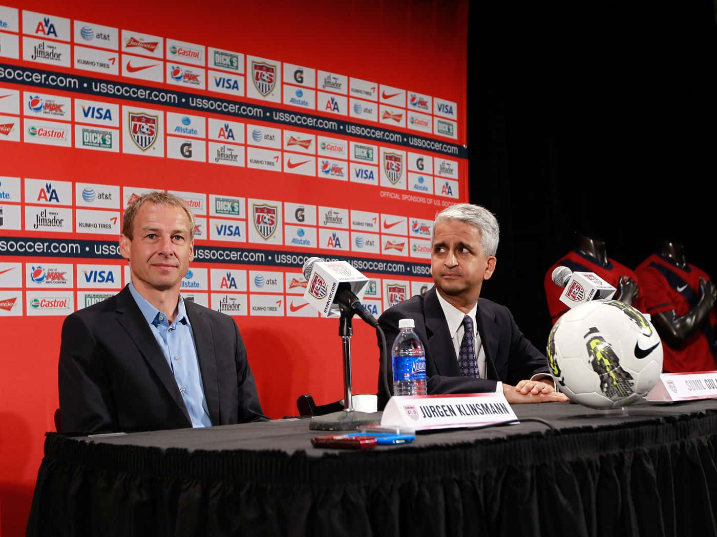 Jurgen Klinsmann Beside Sunil Gulati Background