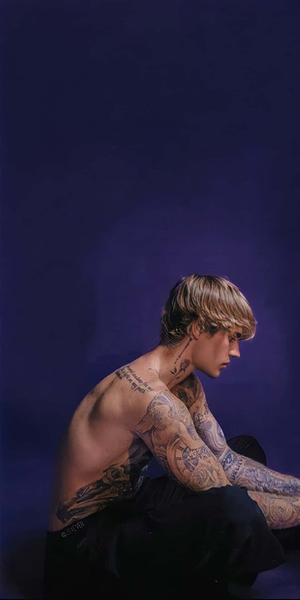 Justin Bieber Dresses Up For 2021 Background