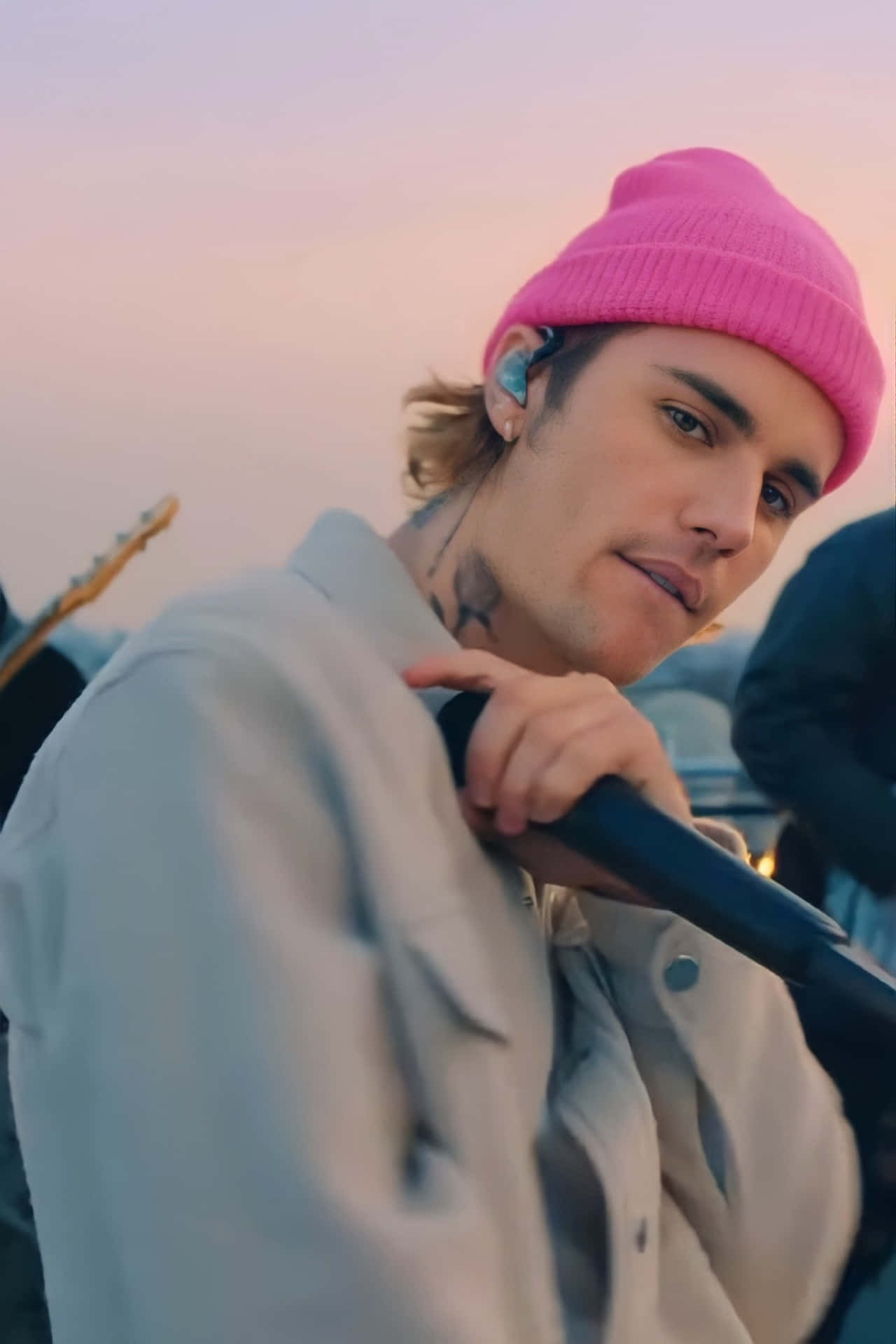 Justin Bieber Flaunting His Unique Style In 2021 Background