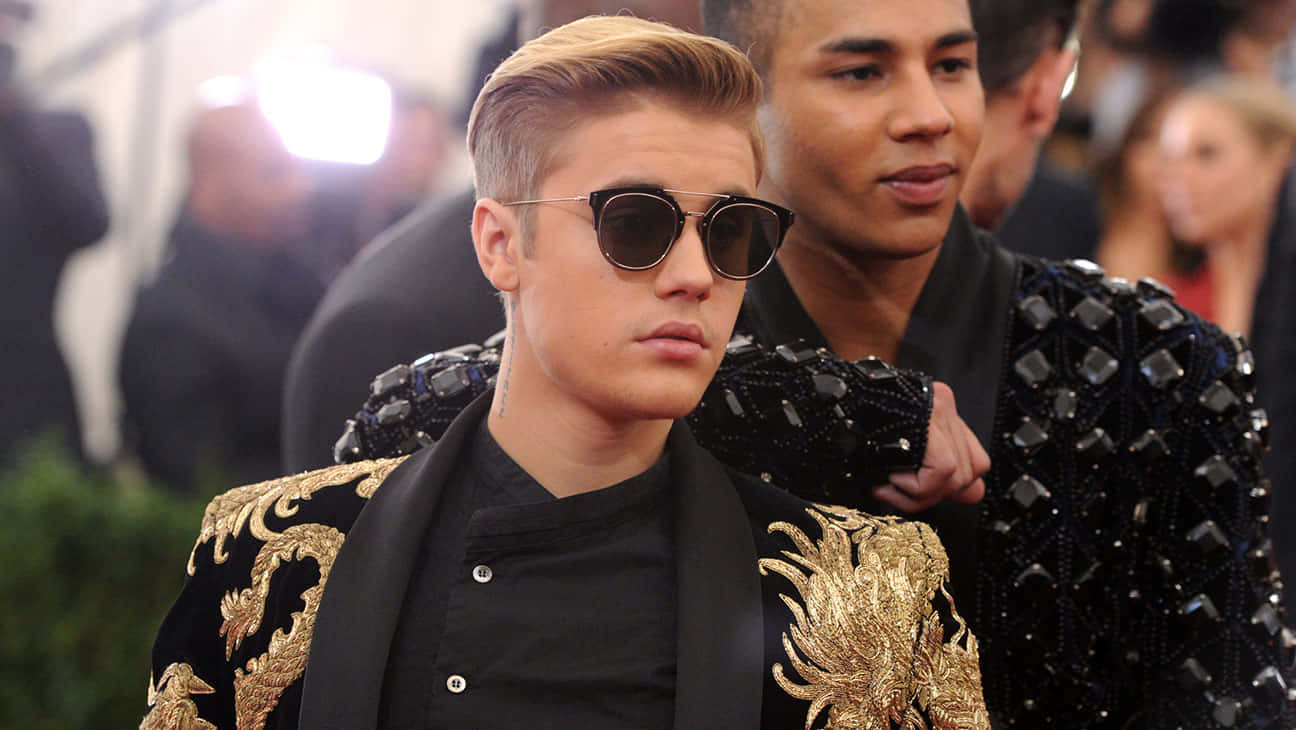 Justin Bieber Looking Stylish In 2015 Background