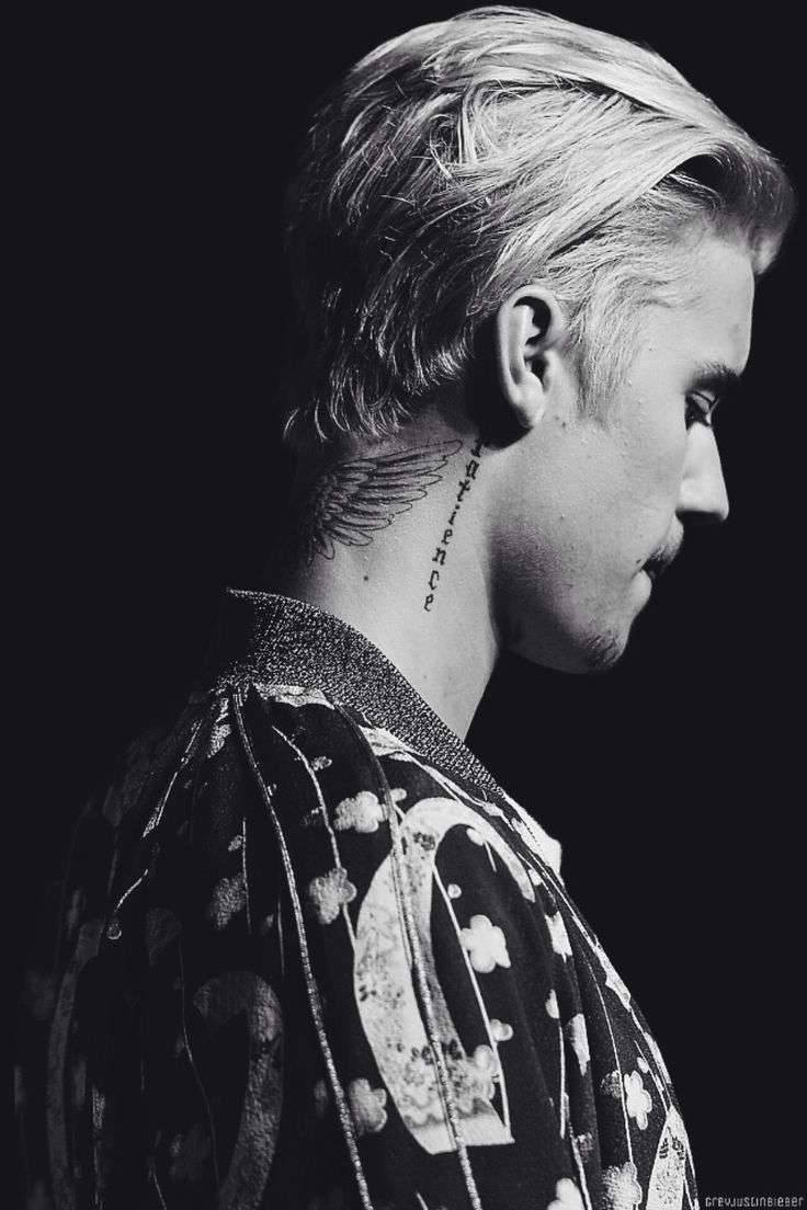 Justin Bieber Looks Cool In His Side Profile Background