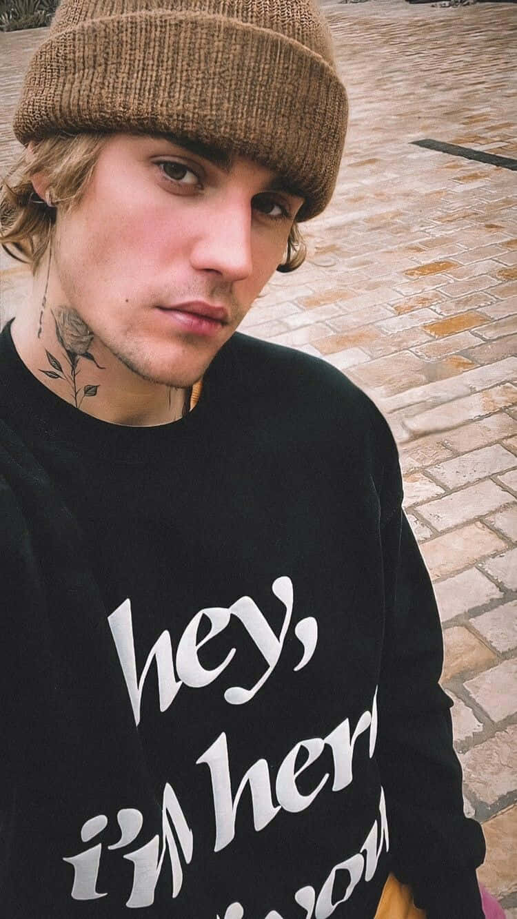 Justin Bieber Rocks His Signature Hipster Look In 2021 Background
