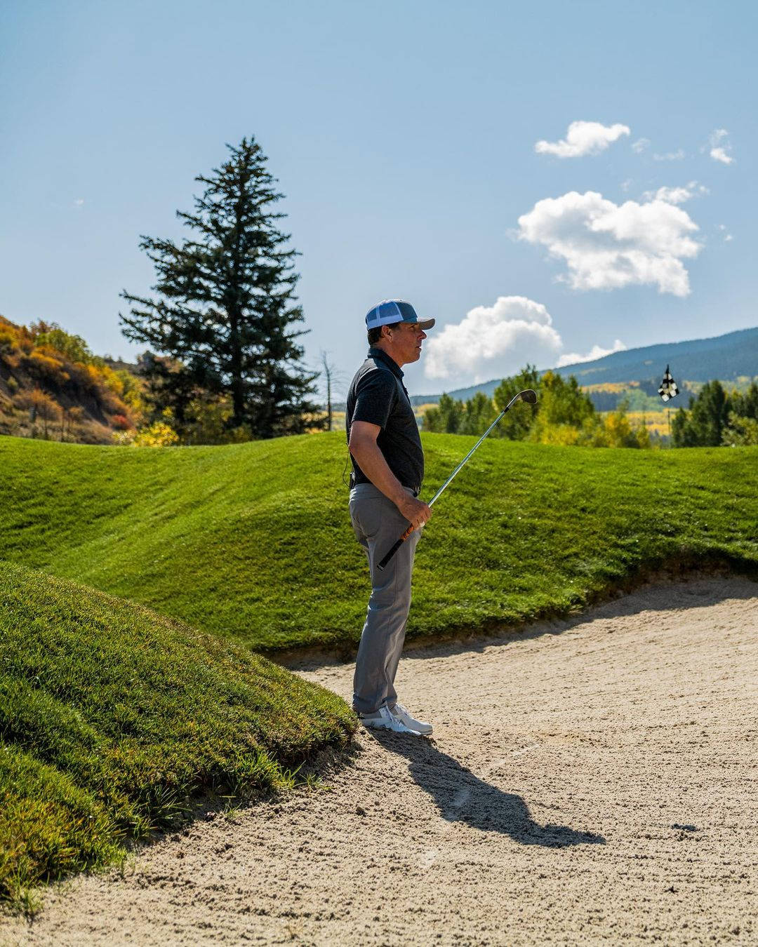 Justin Leonard Standing On Course Background