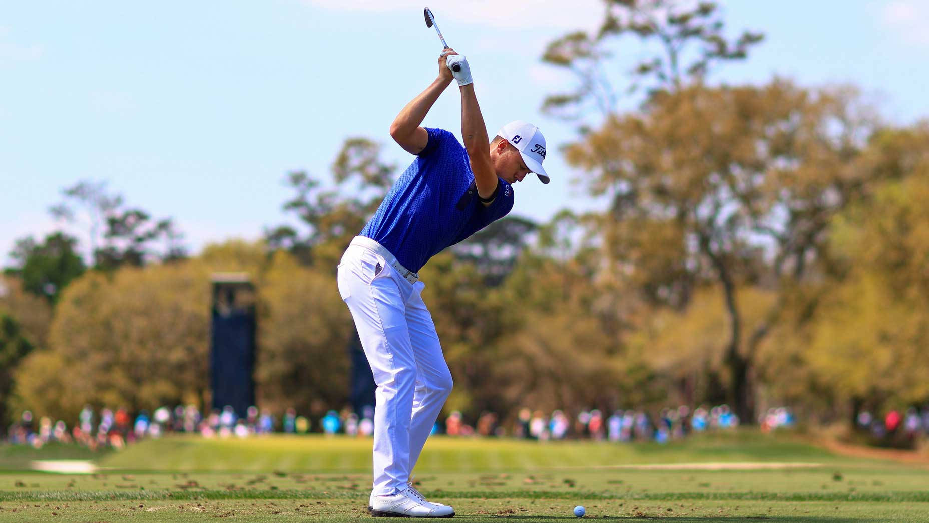 Justin Thomas Golfing